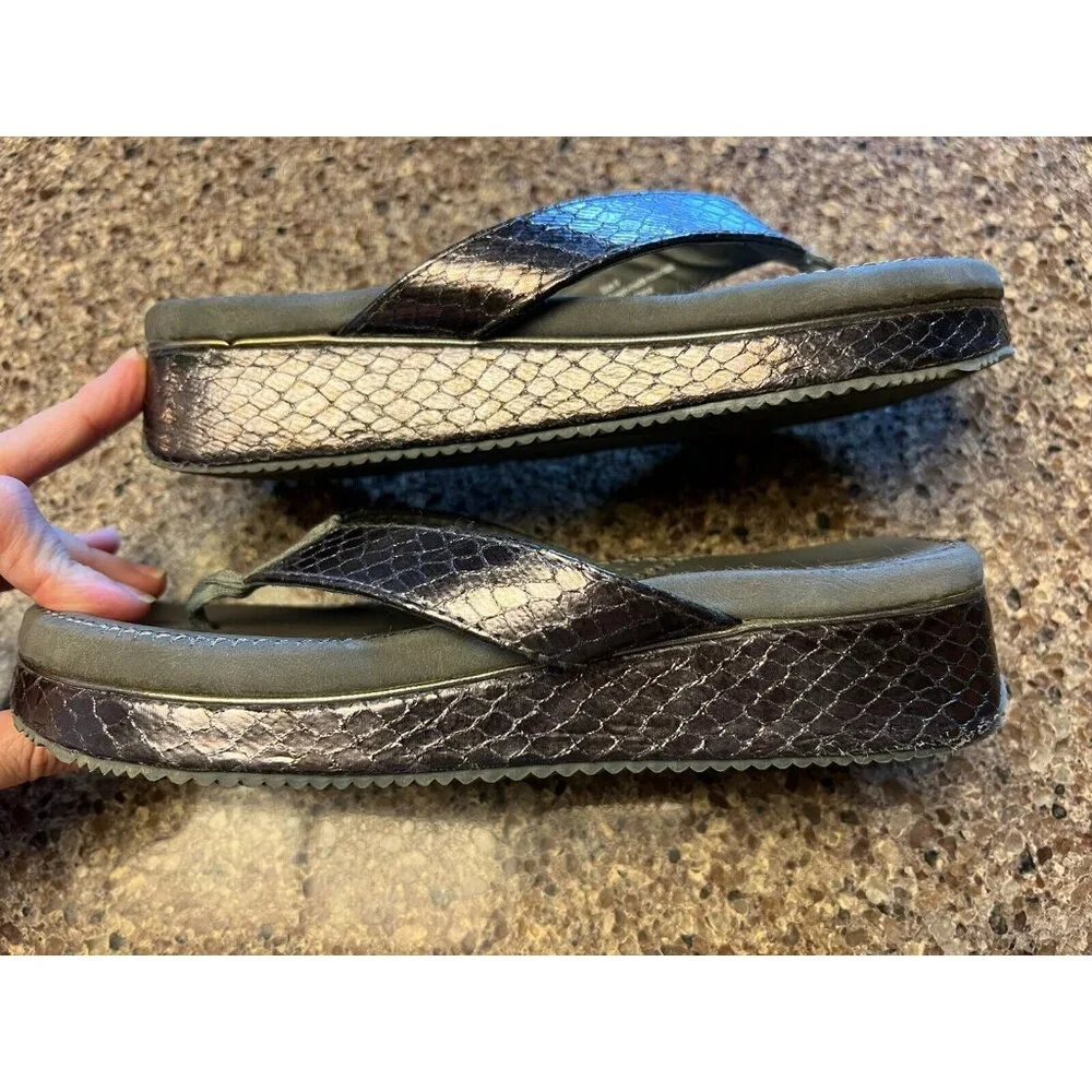 Volatile Mini Croco Wedge Women's Size 9.0 Platform Grey Sandal Flip Flop - Picture 1 of 9